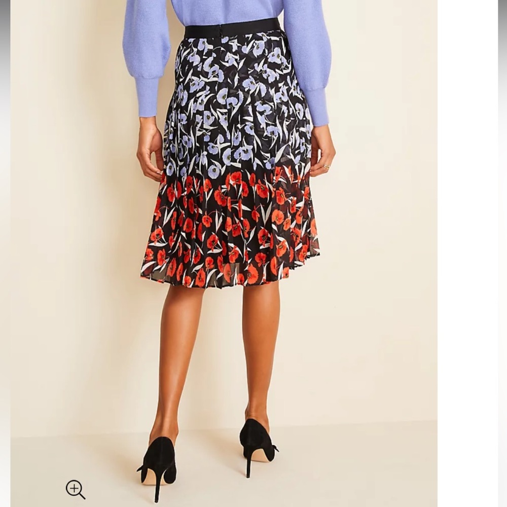 Ann Taylor Multicolored Poppy Pleated
Skirt new